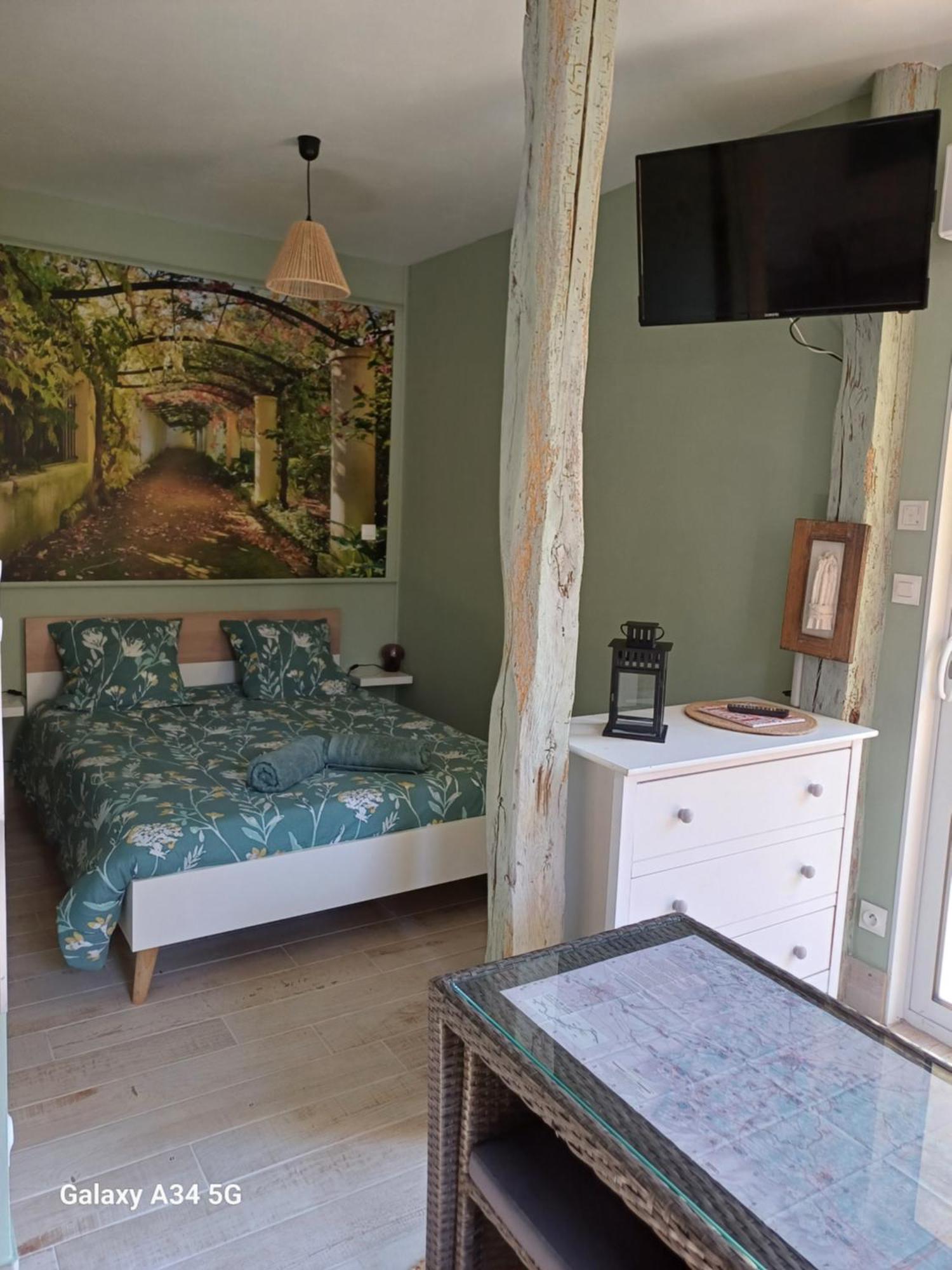 L'Intervalle Des 18 Chateaux Saint-Georges-sur-Cher Exteriér fotografie